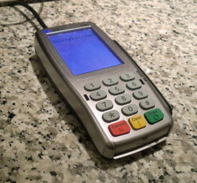 VeriFone_credit_card_terminal_Servebase.jpg