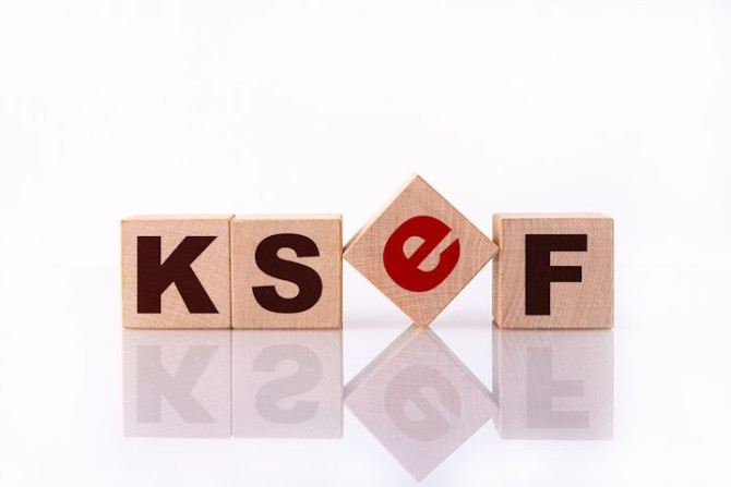 ksef-krajowy-system-e-faktur-text-written-wooden-cubes.jpg
