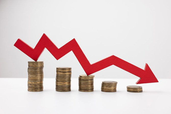 red-down-arrow-stack-gold-coins-steps-down-money-loss-concept.jpg